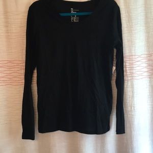 Black long sleeve T-shirt